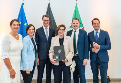 Ministerpräsident Hendrik Wüst verleiht den Verdienstorden des Landes Nordrhein-Westfalen an 15 Persönlichkeiten
