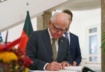 Ministerpräsident Wüst empfängt den Gouverneur von Minnesota Tim Walz