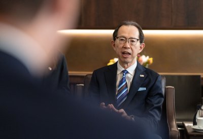 Ministerpräsident Hendrik Wüst empfängt Gouverneur der japanischen Präfektur Fukushima Masao Uchibori