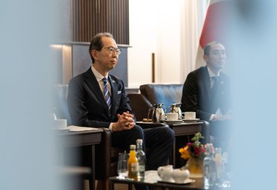 Ministerpräsident Hendrik Wüst empfängt Gouverneur der japanischen Präfektur Fukushima Masao Uchibori
