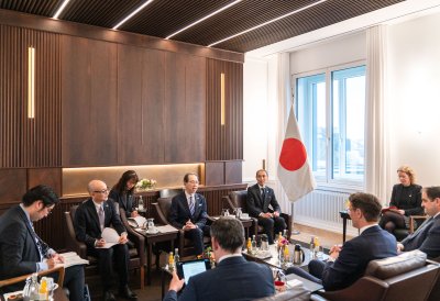 Ministerpräsident Hendrik Wüst empfängt Gouverneur der japanischen Präfektur Fukushima Masao Uchibori