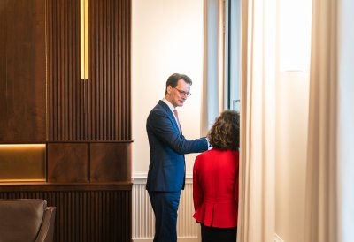 Ministerpräsident Wüst empfängt die Botschafterin von Kanada in Deutschland zum Antrittsbesuch