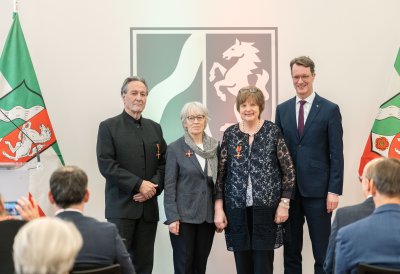 Ministerpräsident Hendrik Wüst übergibt den Bundesverdienstorden an drei Persönlichkeiten aus Nordrhein-Westfalen