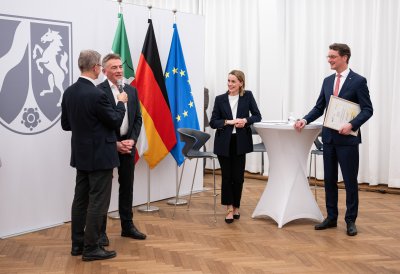 Gesprächssituation auf der Bühne