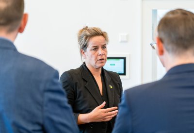 Landesregierung überträgt Tarifergebnis auf Beamte, Richter sowie Versorgungsempfänger