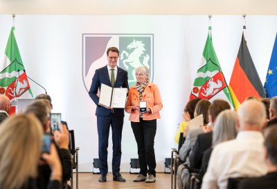Ministerpräsident Hendrik Wüst verleiht Verdienstorden des Landes Nordrhein-Westfalen an 15 Persönlichkeiten