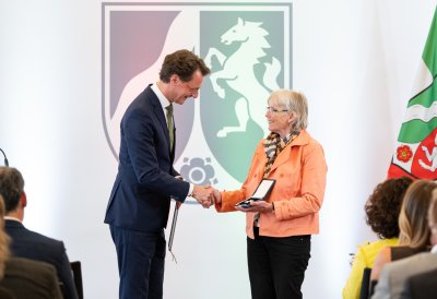 Ministerpräsident Hendrik Wüst verleiht Verdienstorden des Landes Nordrhein-Westfalen an 15 Persönlichkeiten