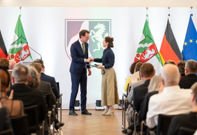 Ministerpräsident Hendrik Wüst verleiht Verdienstorden des Landes Nordrhein-Westfalen an 15 Persönlichkeiten