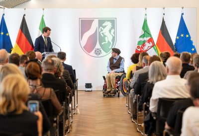 Ministerpräsident Hendrik Wüst verleiht Verdienstorden des Landes Nordrhein-Westfalen an 15 Persönlichkeiten