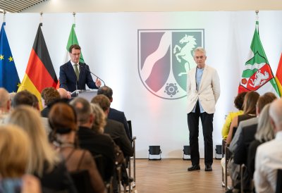 Ministerpräsident Hendrik Wüst verleiht Verdienstorden des Landes Nordrhein-Westfalen an 15 Persönlichkeiten