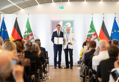 Ministerpräsident Hendrik Wüst verleiht Verdienstorden des Landes Nordrhein-Westfalen an 15 Persönlichkeiten