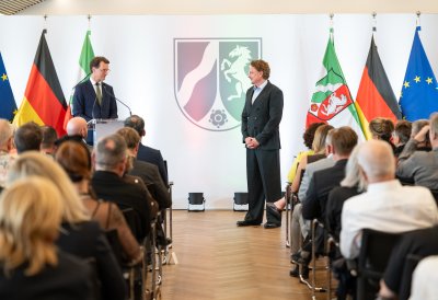 Ministerpräsident Hendrik Wüst verleiht Verdienstorden des Landes Nordrhein-Westfalen an 15 Persönlichkeiten