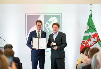 Ministerpräsident Hendrik Wüst verleiht Verdienstorden des Landes Nordrhein-Westfalen an 15 Persönlichkeiten