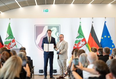 Ministerpräsident Hendrik Wüst verleiht Verdienstorden des Landes Nordrhein-Westfalen an 15 Persönlichkeiten