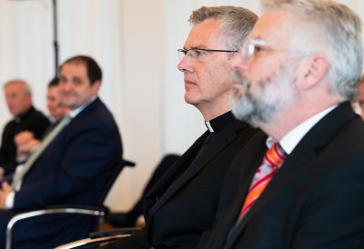 Dr. Heiner Wilmer legt Treueid als künftiger Bischof von Münster ab