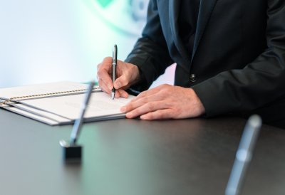 Dr. Heiner Wilmer legt Treueid als künftiger Bischof von Münster ab