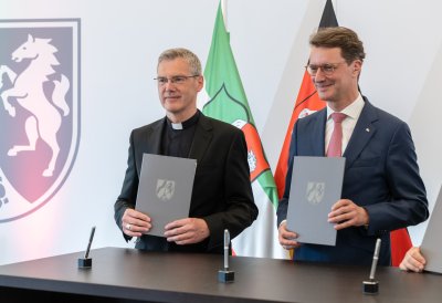 Dr. Heiner Wilmer legt Treueid als künftiger Bischof von Münster ab