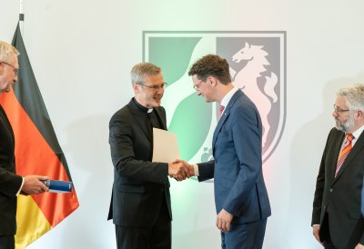 Dr. Heiner Wilmer legt Treueid als künftiger Bischof von Münster ab