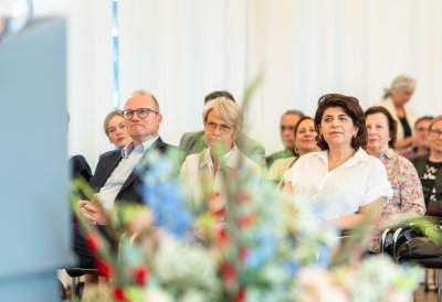 Pfarrer Franz Meurer aus Köln erhält Mevlüde-Genç-Medaille von Ministerpräsident Wüst