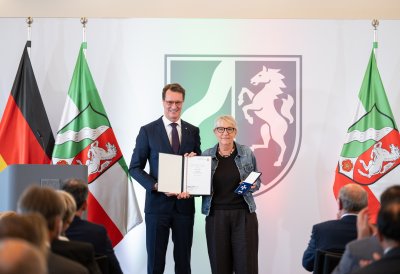 Ministerpräsident Hendrik Wüst verleiht Verdienstorden des Landes Nordrhein-Westfalen an 16 Persönlichkeiten