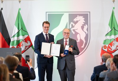 Ministerpräsident Hendrik Wüst verleiht Verdienstorden des Landes Nordrhein-Westfalen an 16 Persönlichkeiten
