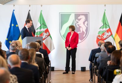Ministerpräsident Hendrik Wüst verleiht Verdienstorden des Landes Nordrhein-Westfalen an 16 Persönlichkeiten