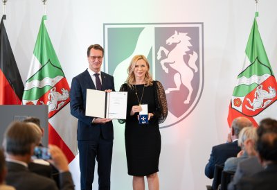 Ministerpräsident Hendrik Wüst verleiht Verdienstorden des Landes Nordrhein-Westfalen an 16 Persönlichkeiten