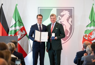 Ministerpräsident Hendrik Wüst verleiht Verdienstorden des Landes Nordrhein-Westfalen an 16 Persönlichkeiten