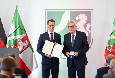 Ministerpräsident Hendrik Wüst verleiht Verdienstorden des Landes Nordrhein-Westfalen an 16 Persönlichkeiten
