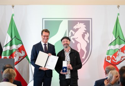 Ministerpräsident Hendrik Wüst verleiht Verdienstorden des Landes Nordrhein-Westfalen an 16 Persönlichkeiten