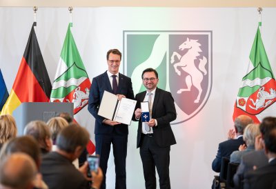 Ministerpräsident Hendrik Wüst verleiht Verdienstorden des Landes Nordrhein-Westfalen an 16 Persönlichkeiten