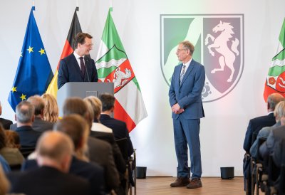Ministerpräsident Hendrik Wüst verleiht Verdienstorden des Landes Nordrhein-Westfalen an 16 Persönlichkeiten