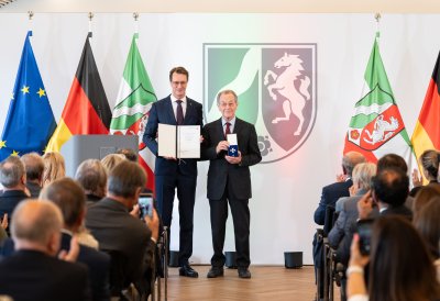 Ministerpräsident Hendrik Wüst verleiht Verdienstorden des Landes Nordrhein-Westfalen an 16 Persönlichkeiten