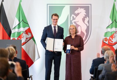 Ministerpräsident Hendrik Wüst verleiht Verdienstorden des Landes Nordrhein-Westfalen an 16 Persönlichkeiten
