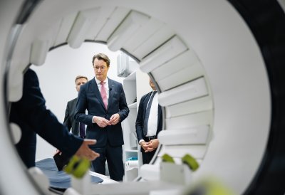 Im Rahmen der Reise besucht Ministerpräsident Wüst außerdem gemeinsam mit Vertretern des Universitätsklinikum Münster das Stanisław Sakiel Burn Treatment Center in Siemianowice Śląskie
