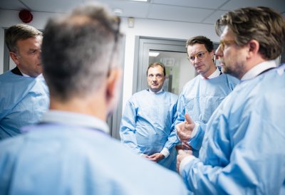 Im Rahmen der Reise besucht Ministerpräsident Wüst außerdem gemeinsam mit Vertretern des Universitätsklinikum Münster das Stanisław Sakiel Burn Treatment Center in Siemianowice Śląskie