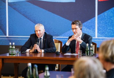 Die Botschafterinnen und Botschafter sollen die Zusammenarbeit sichtbar machen, neue Impulse setzen und die Partnerschaft in ihre jeweiligen Netzwerke hineintragen.