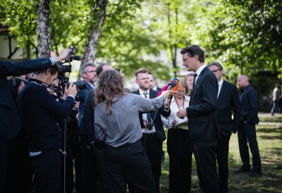 Ministerpräsident Wüst besucht die Internationale Jugendbegegnungsstätte (IJBS) in Oświęcim
