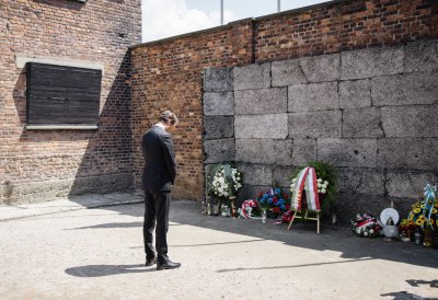 Erinnerung bewahren, Antisemitismus entschlossen bekämpfen: Ministerpräsident Wüst besucht Auschwitz-Birkenau