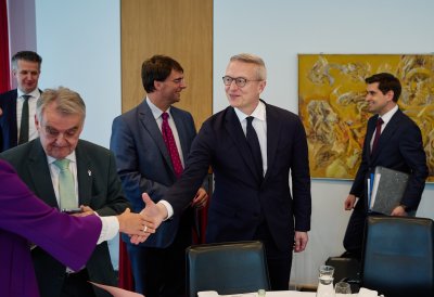 Landesregierung beschließt weitere Entlastungen zur Modernisierung des Staates