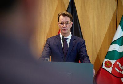Landesregierung beschließt weitere Entlastungen zur Modernisierung des Staates