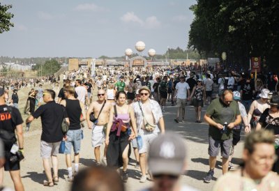 Rundgang auf dem Parookaville Festival am Flughafen Weeze