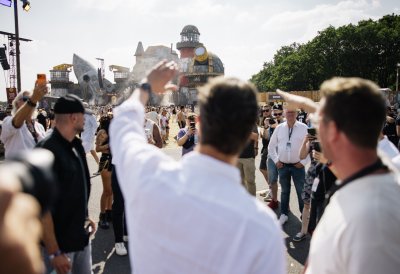 Rundgang auf dem Parookaville Festival am Flughafen Weeze