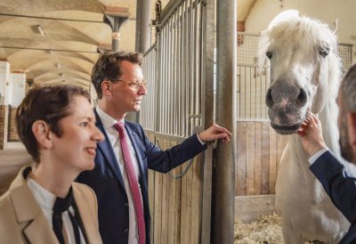 Ministerpräsident Hendrik Wüst empfängt Konsularisches Korps beim Sommerempfang in Warendorf