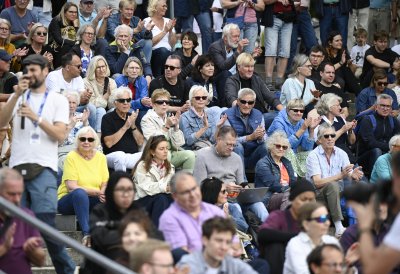 Volles Publikum vor der Bühne