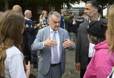 Innenminister Reul im Gespräch mit Bürgern