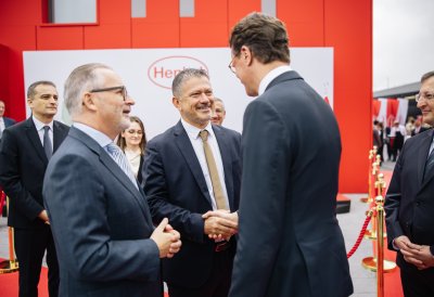 Ministerpräsident Wüst besucht gemeinsam mit dem Henkel-CEO Carsten Knobel das Henkel-Werk in Elmadağ bei Ankara