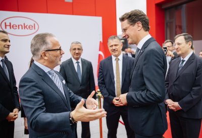 Ministerpräsident Wüst besucht gemeinsam mit dem Henkel-CEO Carsten Knobel das Henkel-Werk in Elmadağ bei Ankara