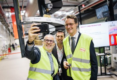 Ministerpräsident Wüst besucht gemeinsam mit dem Henkel-CEO Carsten Knobel das Henkel-Werk in Elmadağ bei Ankara