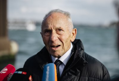  Ministerpräsident Wüst unternimmt mit Zeitzeuginnen und Zeitzeugen einen historischen Stadtspaziergang durch die Viertel Tophane und Karaköy